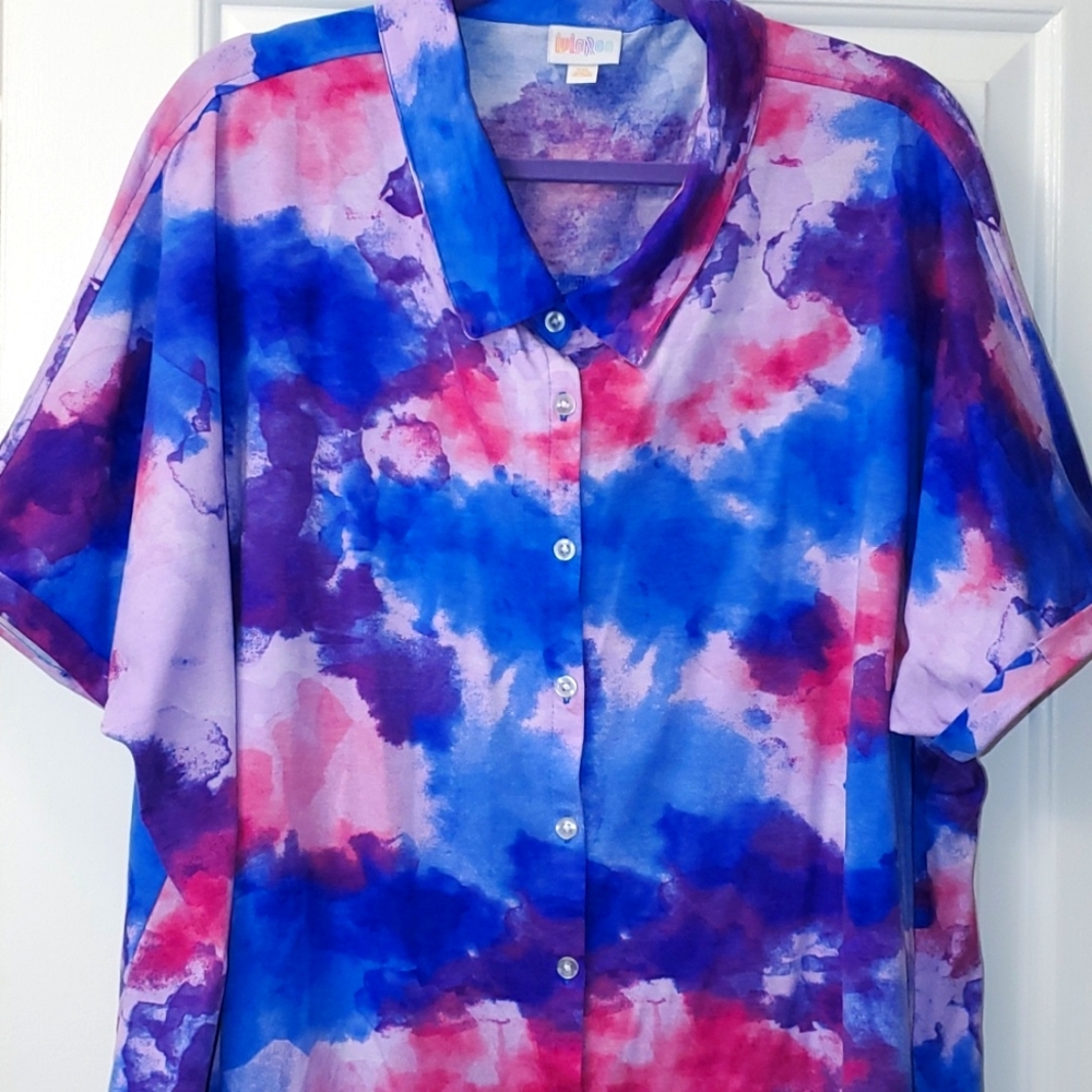 LulaRoe Charlie top.